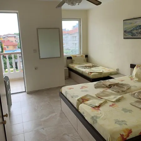 Guest house Guest Nia Elis 3*