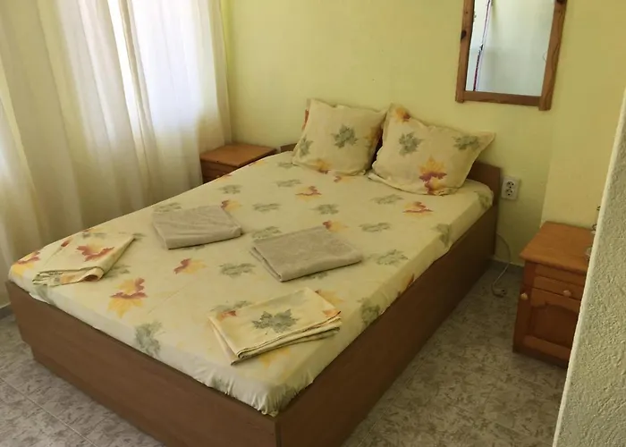 Guest Nia Elis Kiten (Burgas)