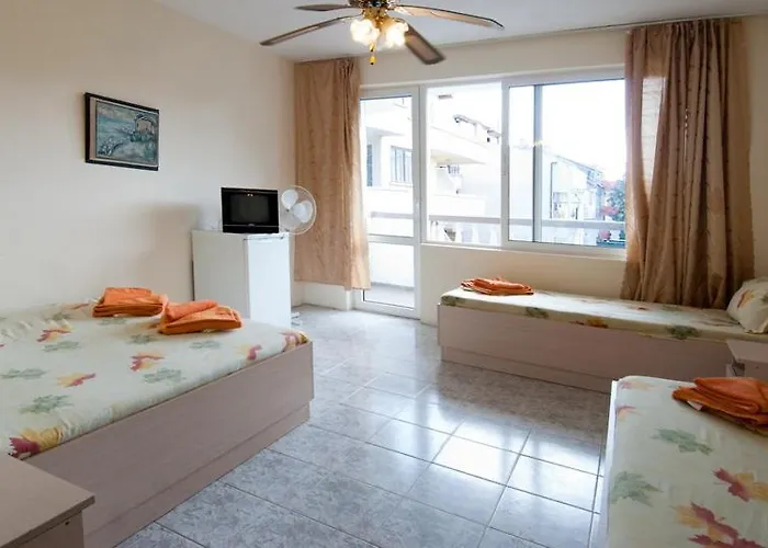 Guest Nia Elis Kiten (Burgas)